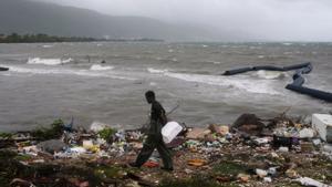 L’huracà Melissa baixa a categoria 4 al passar per Jamaica