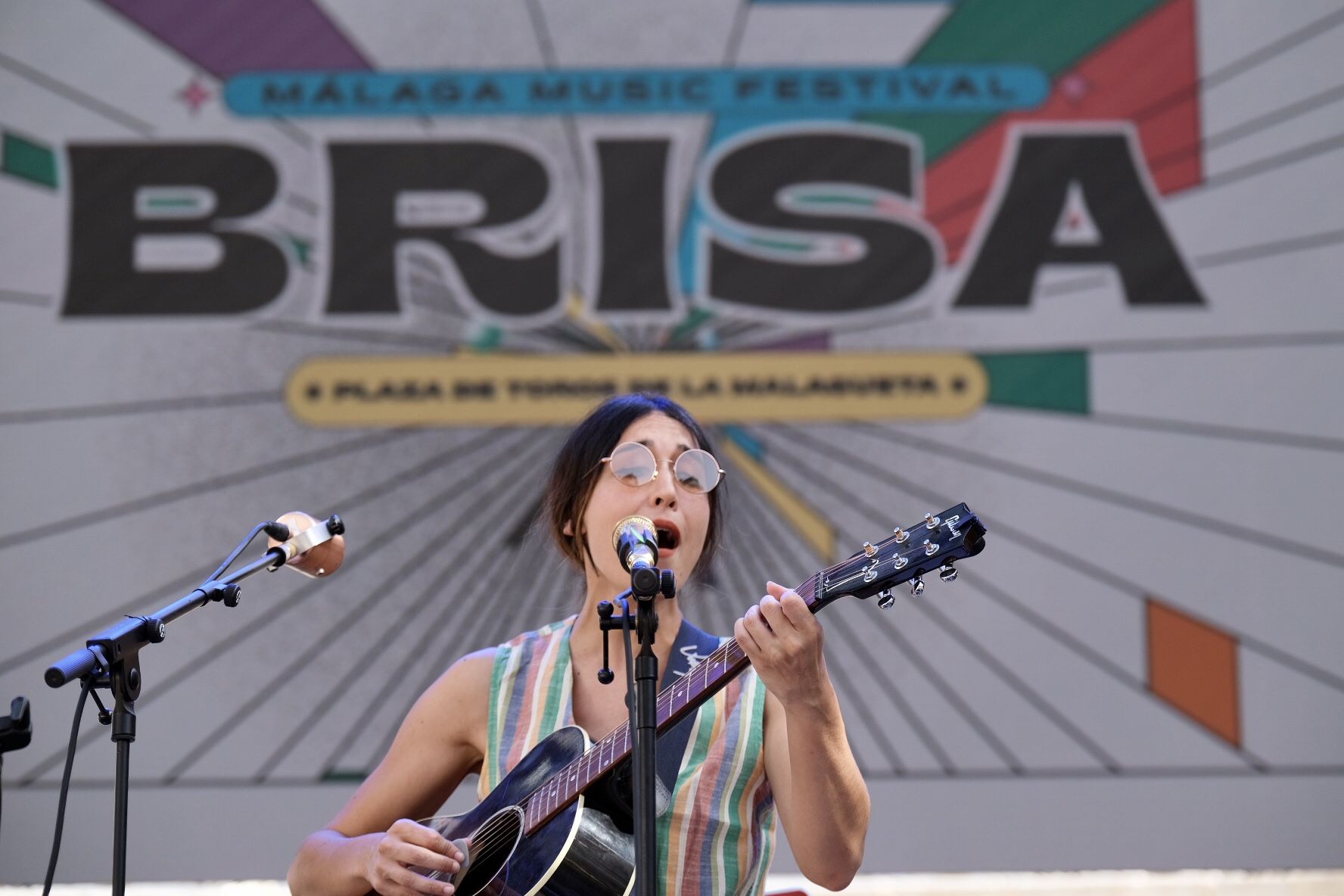 Anni B Sweet, sobre el escenario del Brisa Festival.