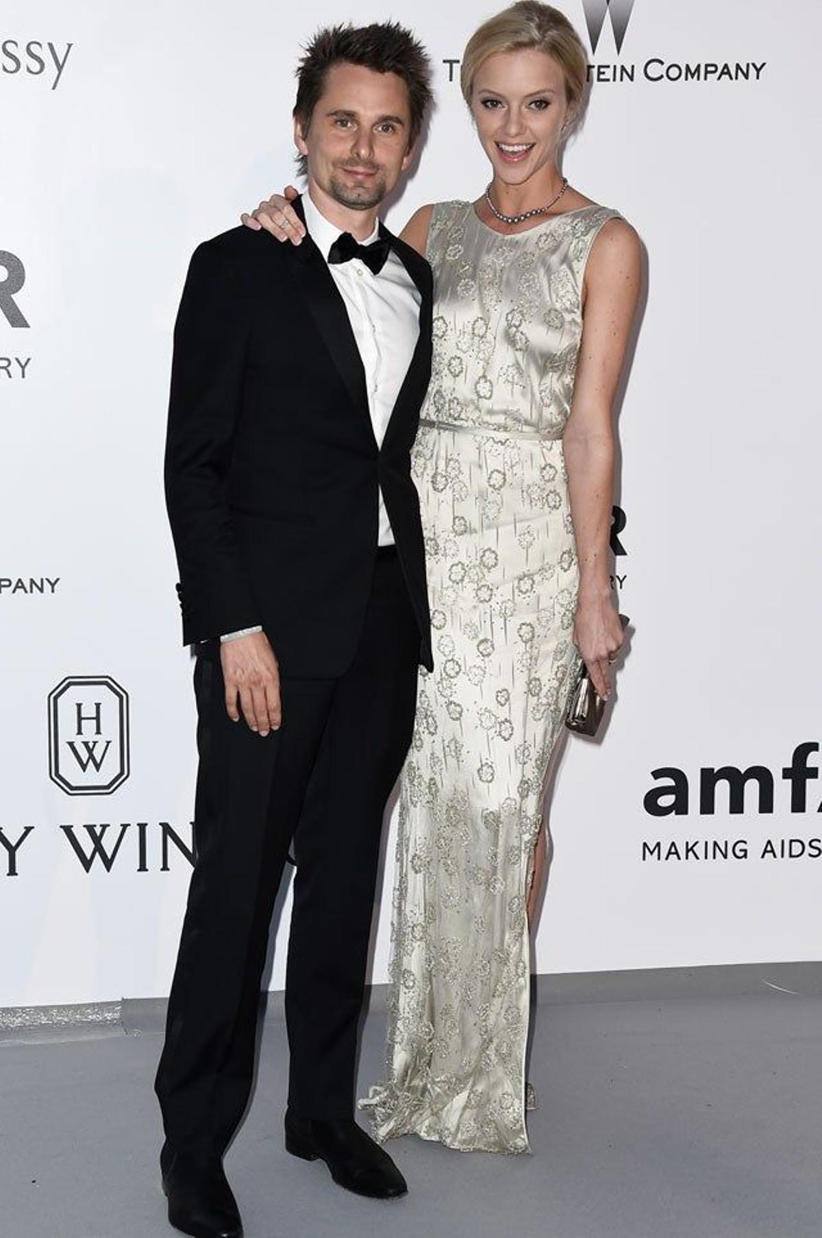Matt Bellamy y Elle Evans en la gala amFAR de Cannes 2015