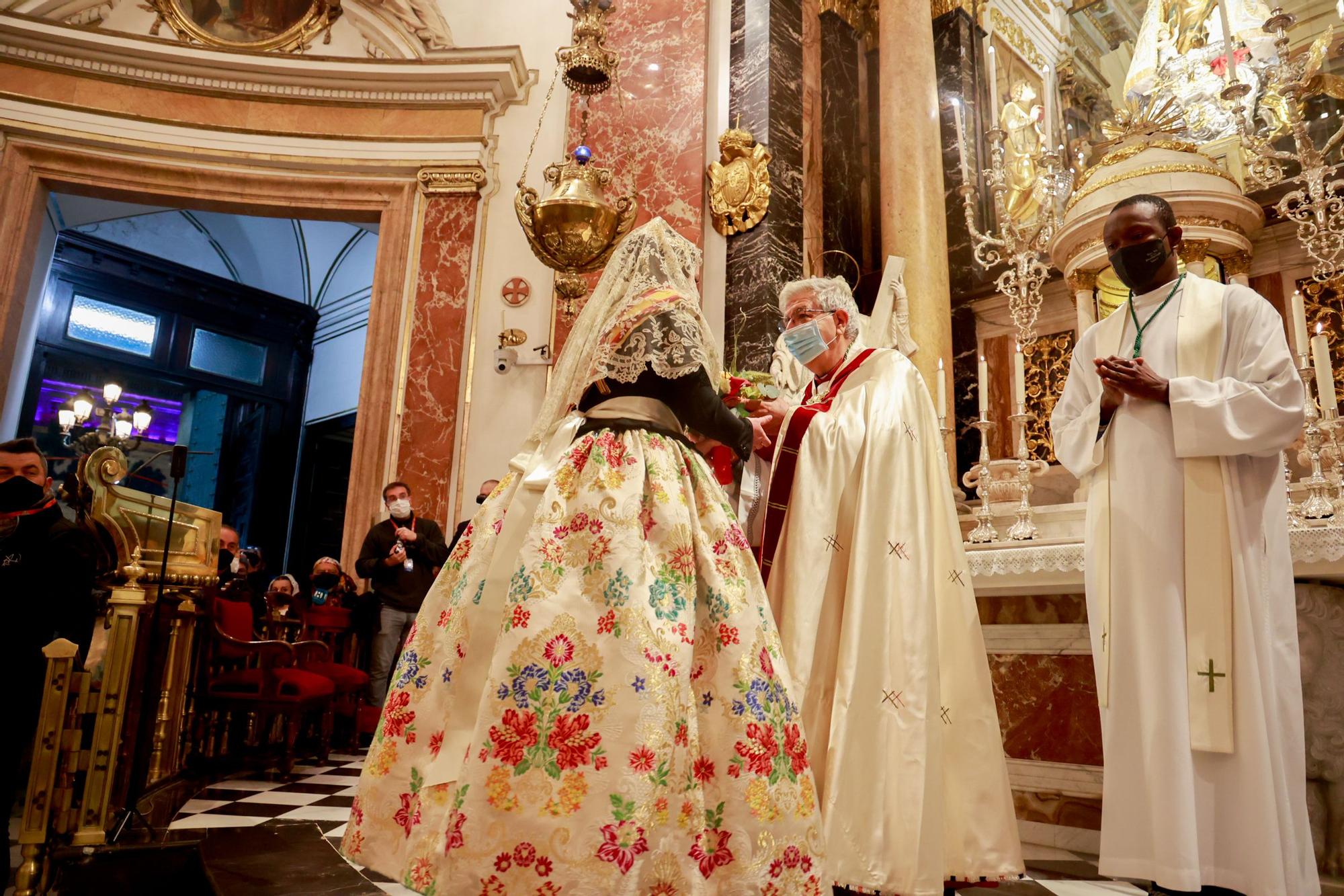 Ofrenda 2022: Carmen Martín llega a la Mare de Déu