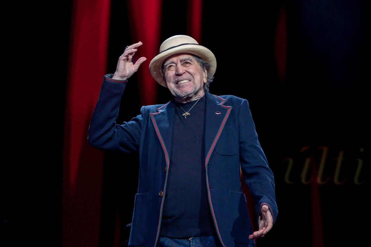 El cantante Joaquín Sabina, durante su concierto en el Movistar Arena,.