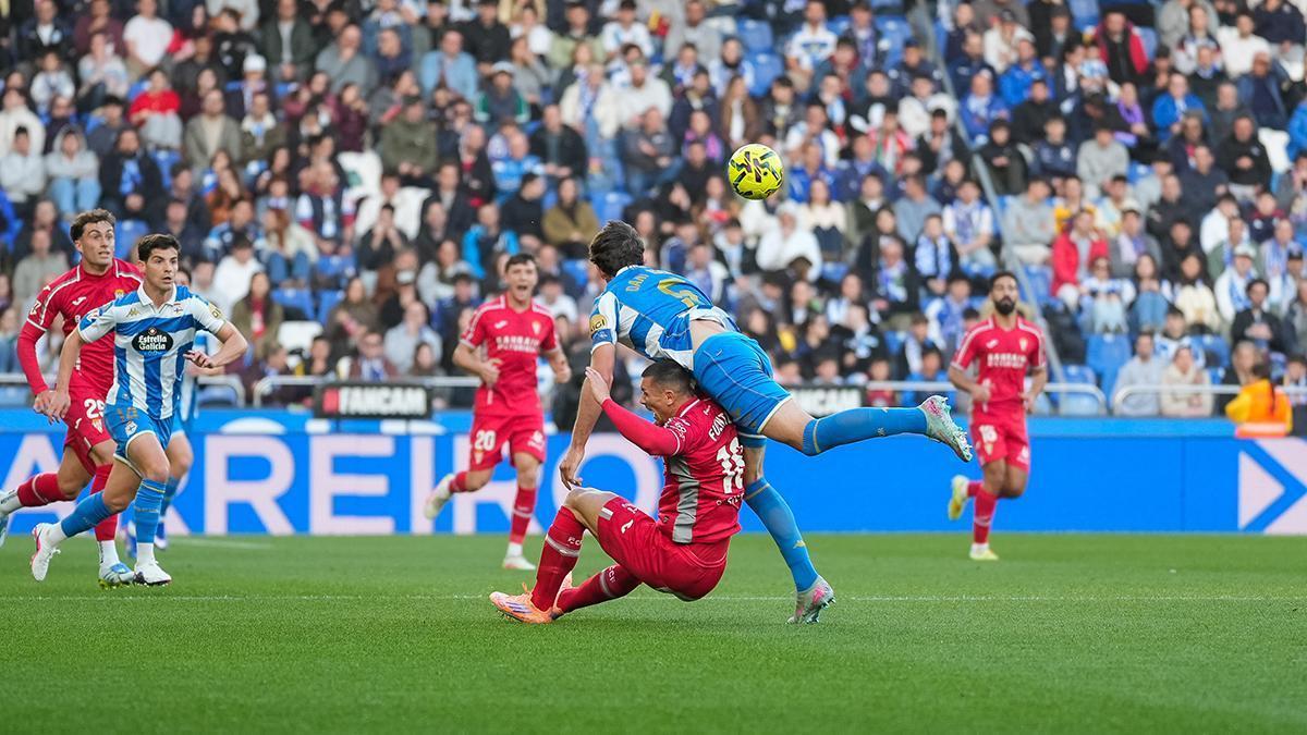otro concierto de incapacidad y derrota ante el Deportivo