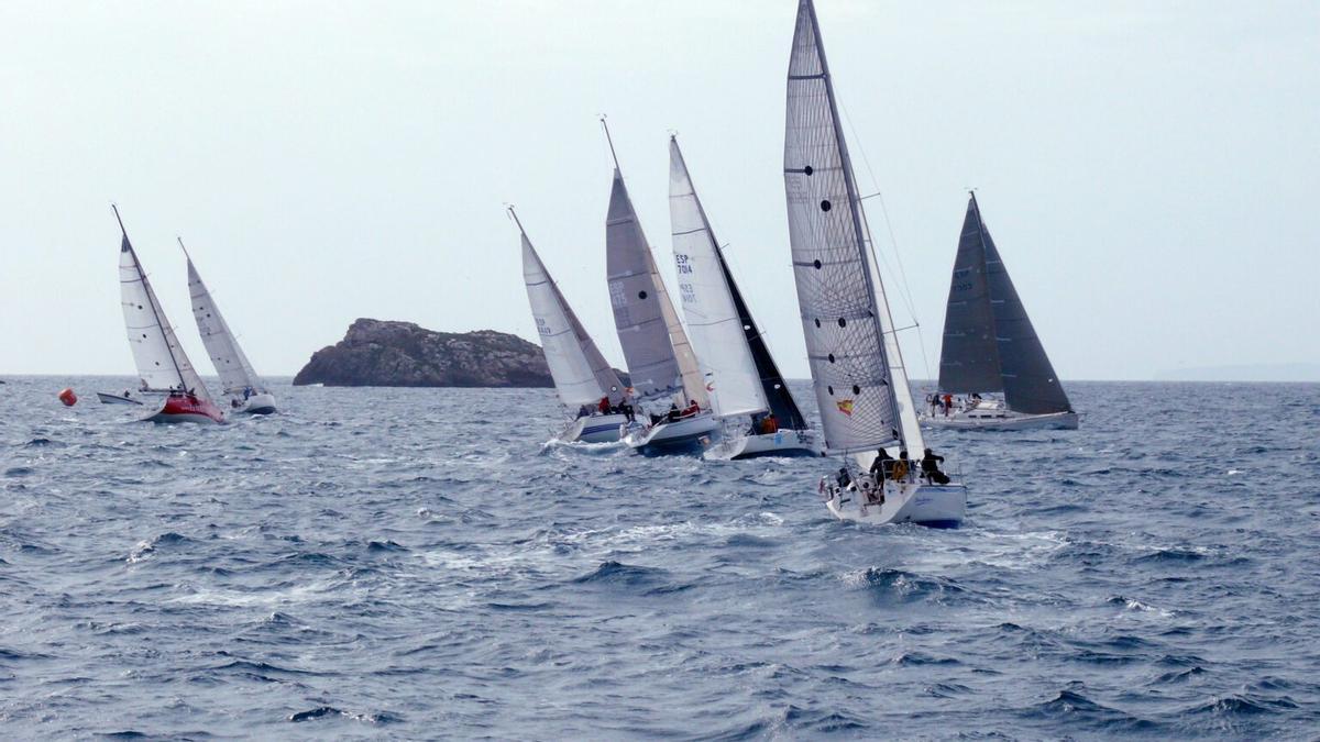 Imagen de archivo de la Vuelta a Ibiza a tres Trofeo Estrella de Levante