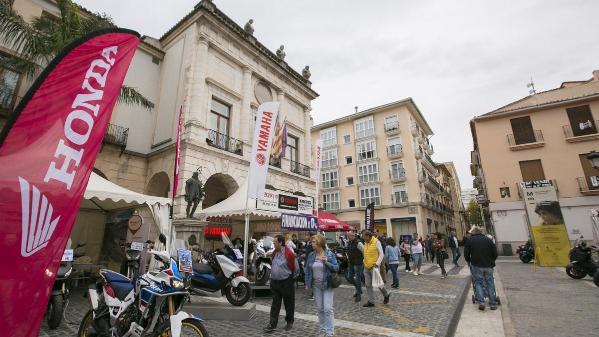 Los estands dedicados a las motos volverán a estar en la plaza Major