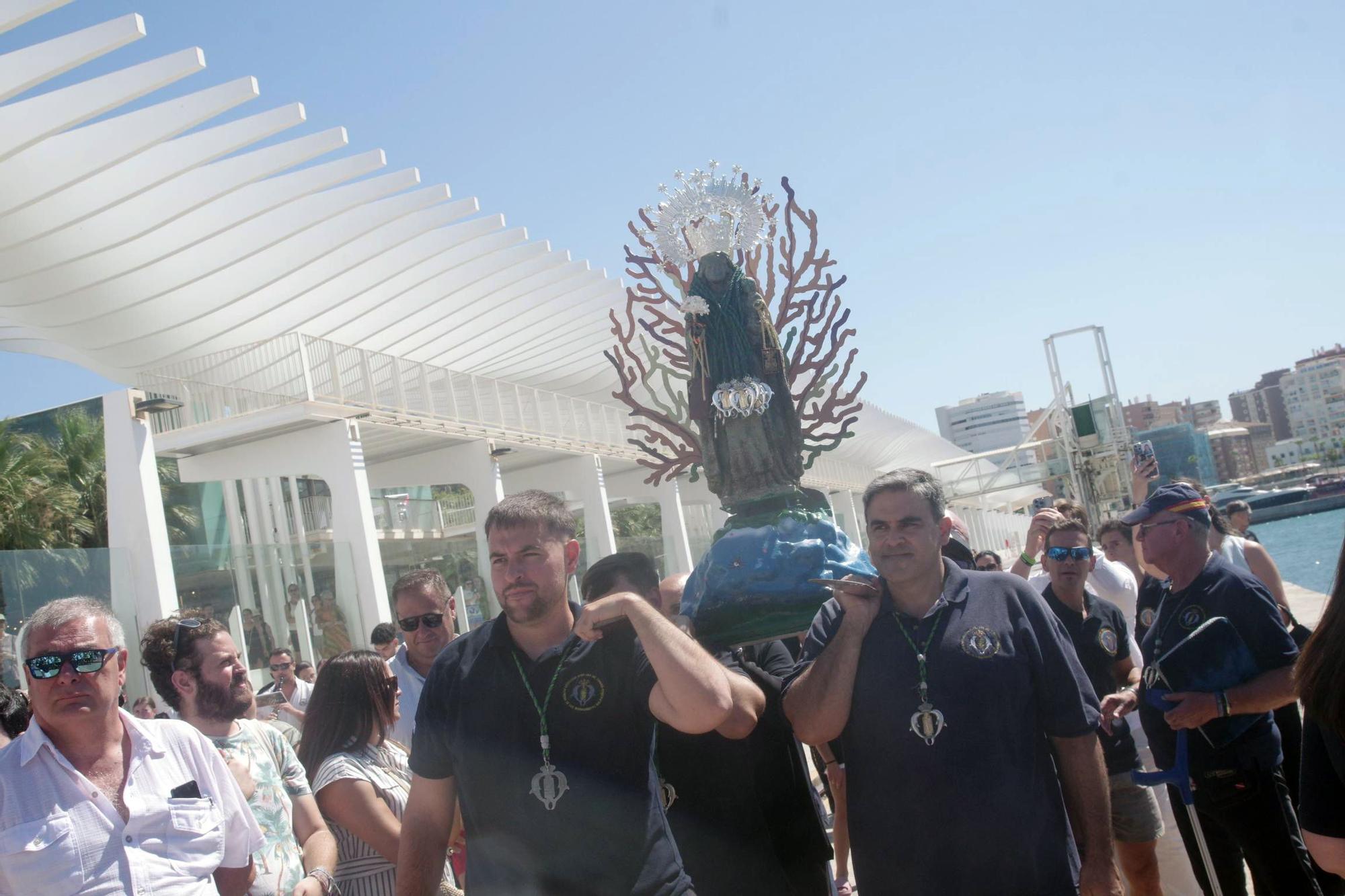 Encuentro en el Puerto de las vírgenes del Carmen de El Perchel y la de los submarinistas