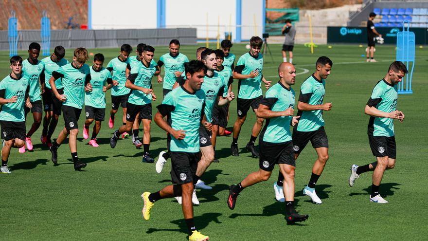 La UD Ibiza arranca la pretemporada con su primer entrenamiento a las órdenes de Fernández Romo