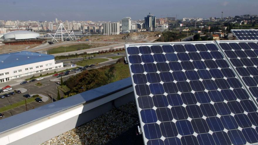 Paneles fotovoltaicos instalados en el Citic, de la UDC, en 2007.