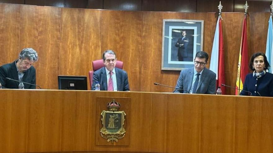 Dolores Galovart toma posesión como Valedora. El pleno ordinario acogió la promesa de Dolores Galovart como nueva Valedora da Cidadanía de Vigo. La exmagistrada y exdiputada prometió el cargo para el que fue propuesta en septiembre tras la renuncia de Luis Espada, quien ocupó este cargo durante 22 años. Su nombramiento salió adelante con votos en contra de PP y BNG, quienes cuestionaron su «imparcialidad». | FDV
