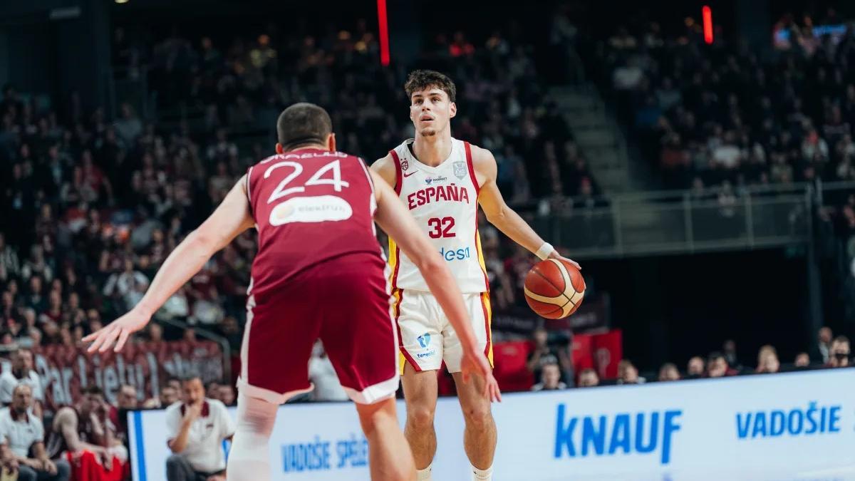 Mario Saint-Supéry, durante el partido contra Letonia.