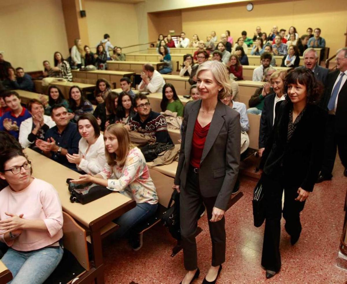 Charpentier y Doudna mantienen encuentros con expertos y estudiantes