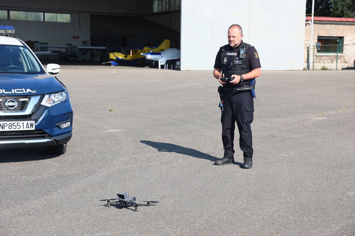 EN IMÁGENES: Los medios aéreos con los que la Policía Nacional vigila Asturias desde el cielo en verano EN IMÁGENES: Los medios aéreos con los que la Policía Nacional vigila Asturias desde el cielo en verano
