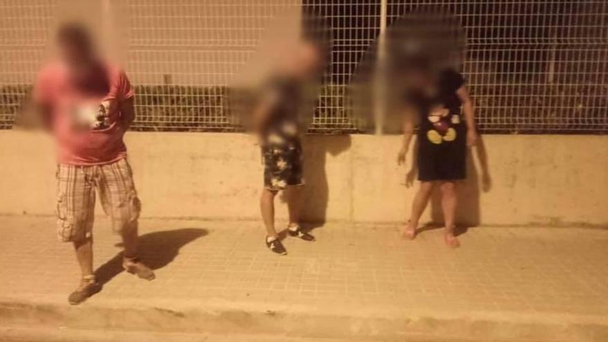 Pillados &#039;in fraganti&#039; mientras forzaban una vivienda en la playa de Almenara