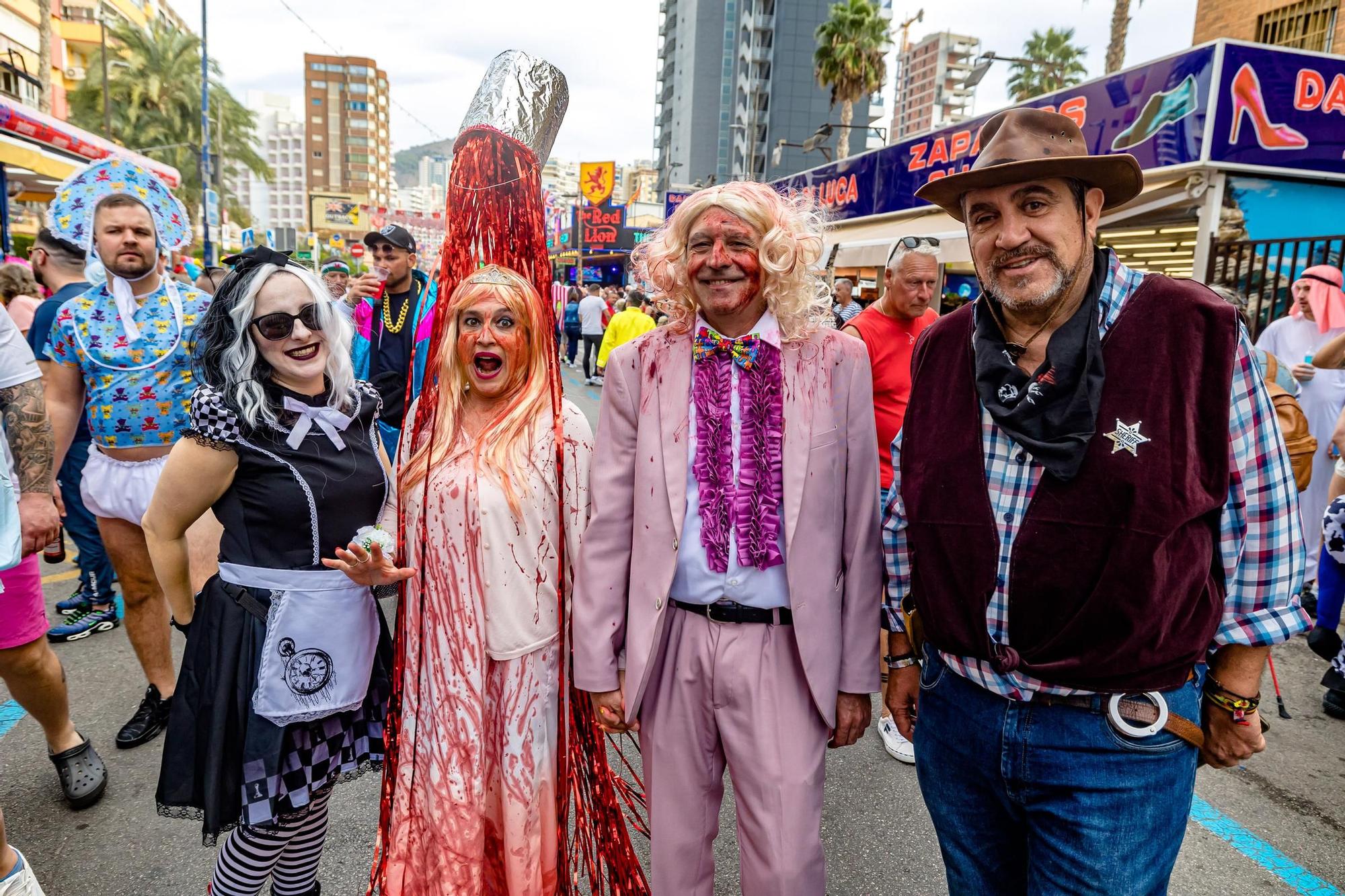 Así celebran los británicos la Fancy Dress Party 2023 en Benidorm