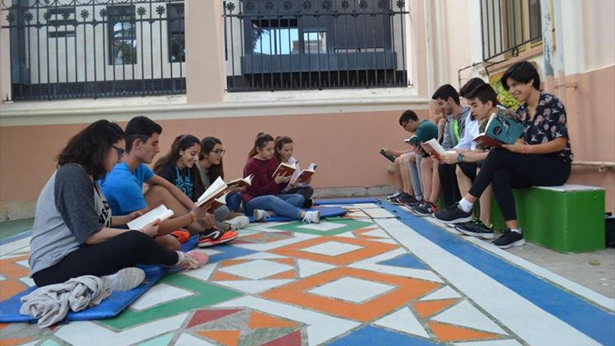 L’IES Francesc Ribalta estrena un aula a l’aire lliure pionera a la província