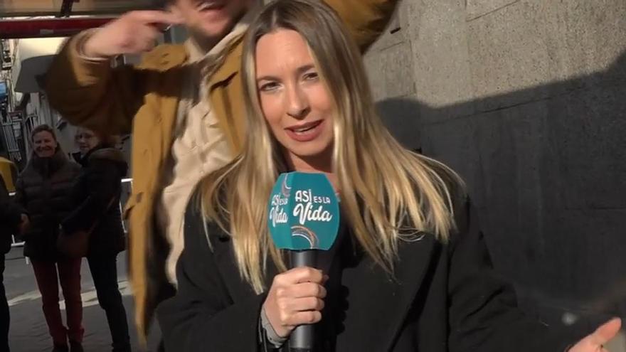 Un espontáneo se cuela en un directo de Telecinco haciendo el saludo nazi: &quot;Idiotas hay en todas partes&quot;