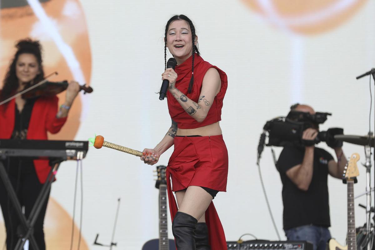 Michelle Zauner, cantante de la banda Japanese Breakfast, durante su actuación este viernes en el Primavera Sound de Madrid.