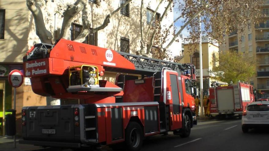 Alarma por un incendio en la cocina de un segundo piso en Palma