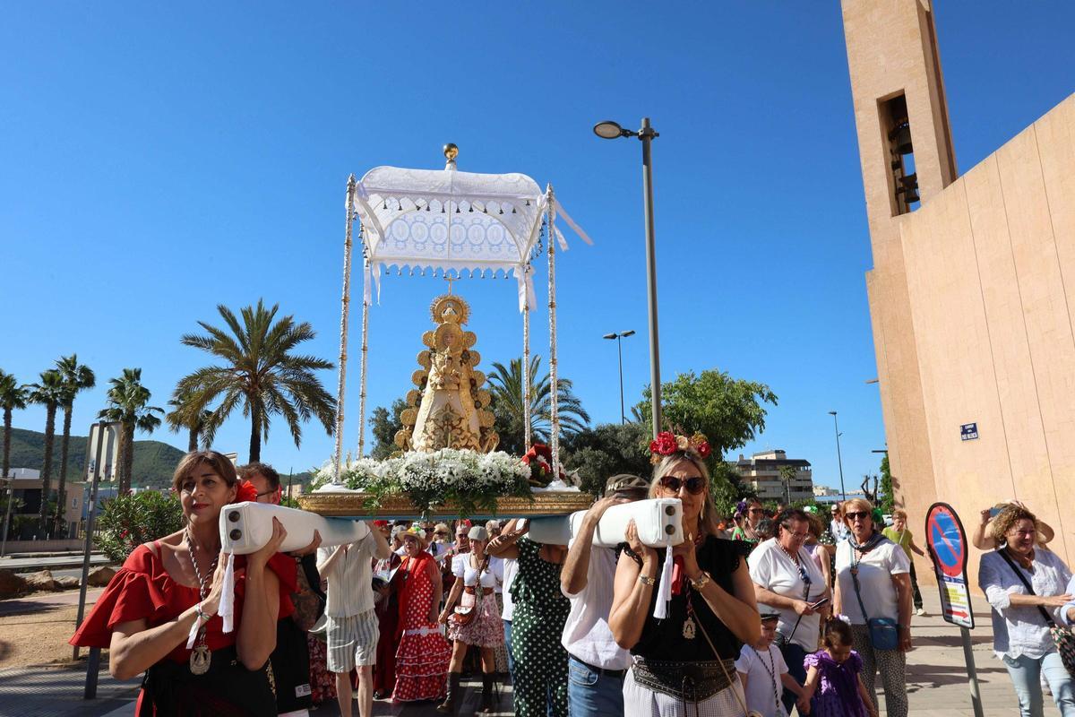 Procesión de la Romería de El Rocío en Ibiza Procesión de la Romería de El Rocío en Ibiza
