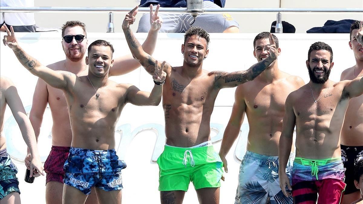 lmmarco39601061 neymar jr  and friends on holidays in saint tropez  french r170808160917