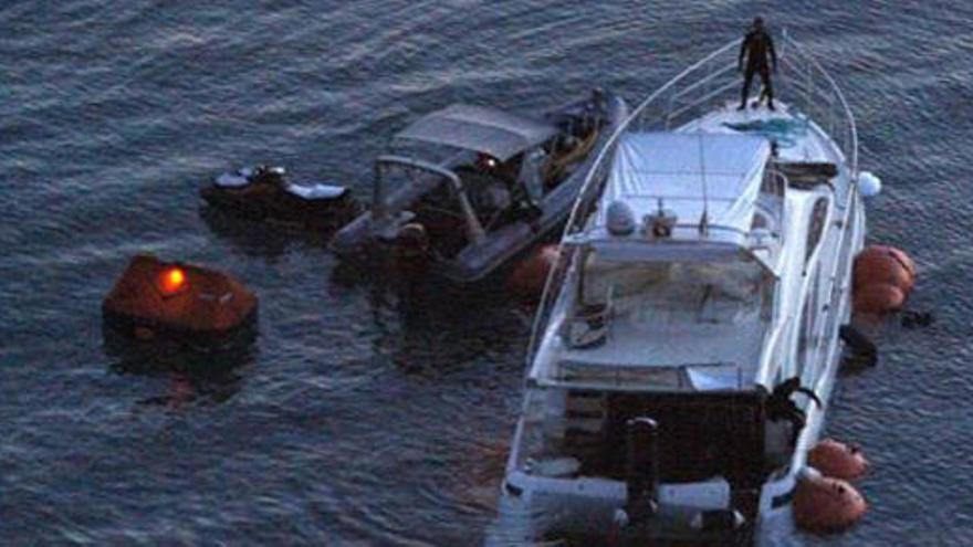 El barco fue desalojado por completo con rápidez.