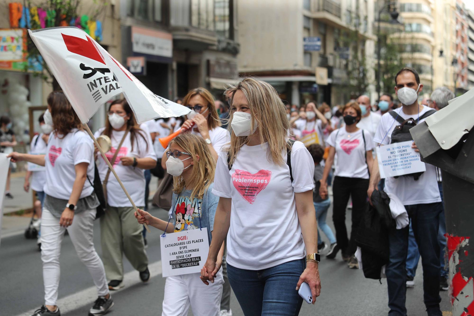 Protesta en València contra el "desmantelamiento" de los SPES y reclama "diálogo" a Educación