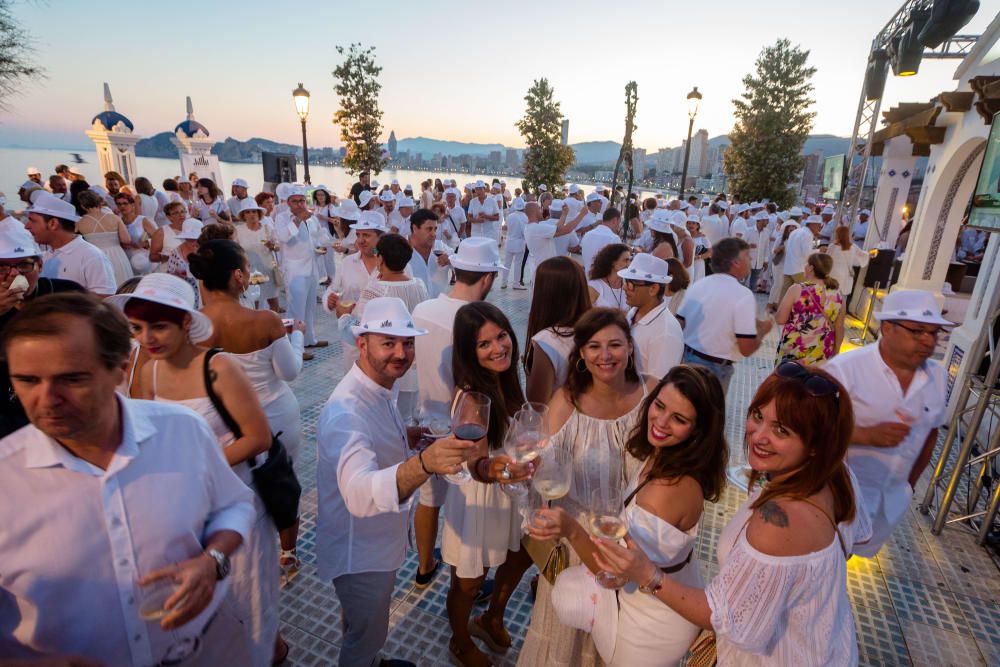 Bocopa presenta su nuevo vino alicantino en la III Fiesta Blanca "Señorío de Benidorm