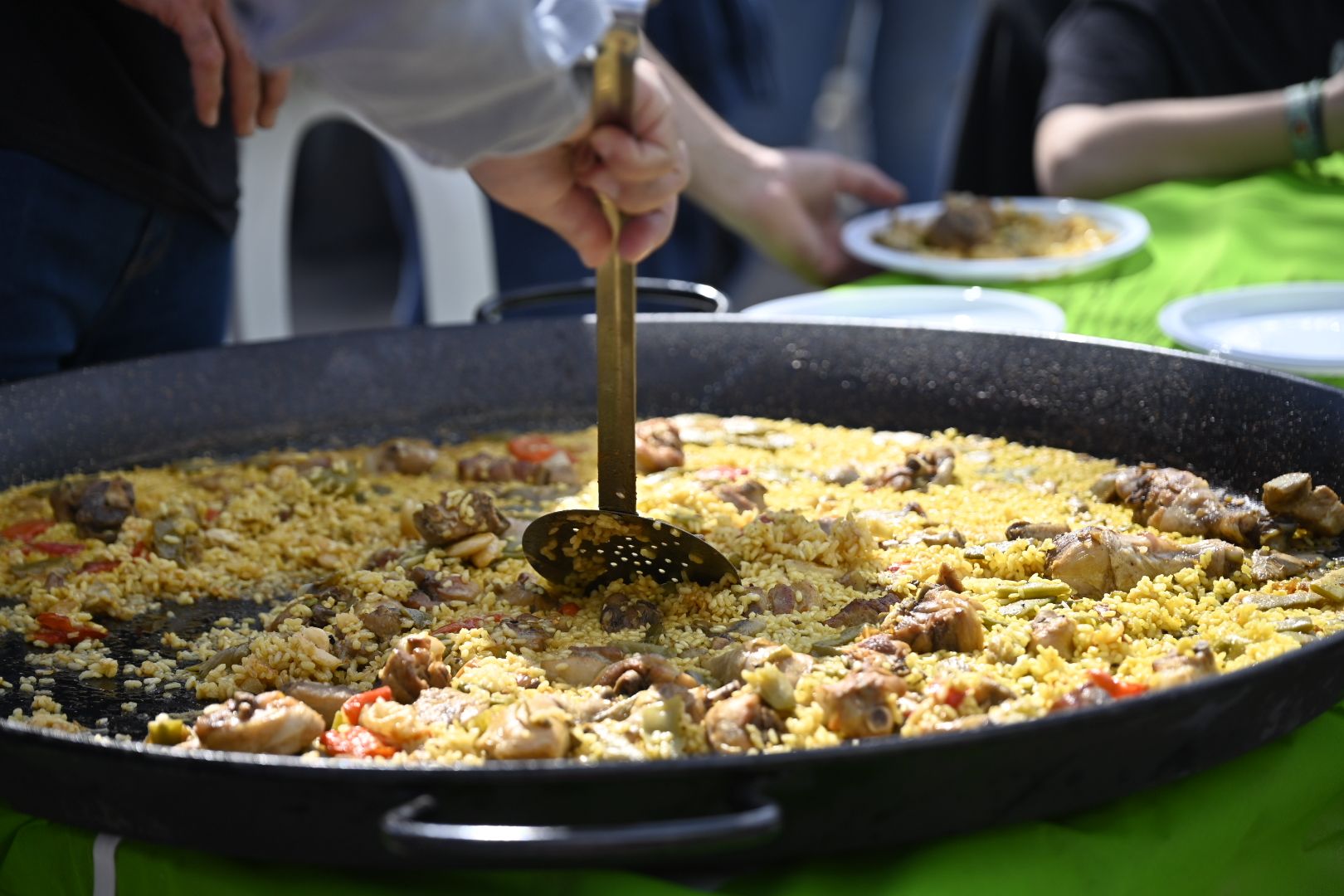 Búscate en las fotos del XXIX Concurso de Mascletaes del martes de Magdalena