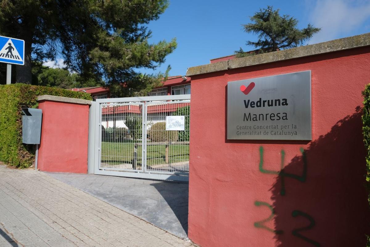 Entrada a l'escola Vedruna, al carrer de Santa Joaquima de Manresa