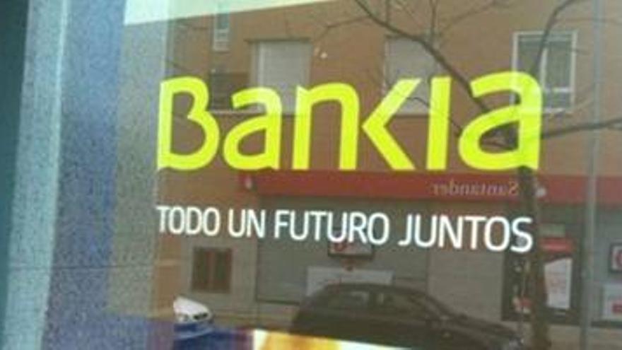 Bankia dice a sus clientes que pueden estar &quot;absolutamente tranquilos sobre sus ahorros&quot;