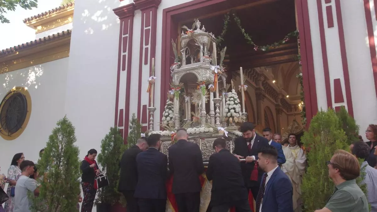 El Santísimo recorre las calles de Pedregalejo este jueves del Corpus