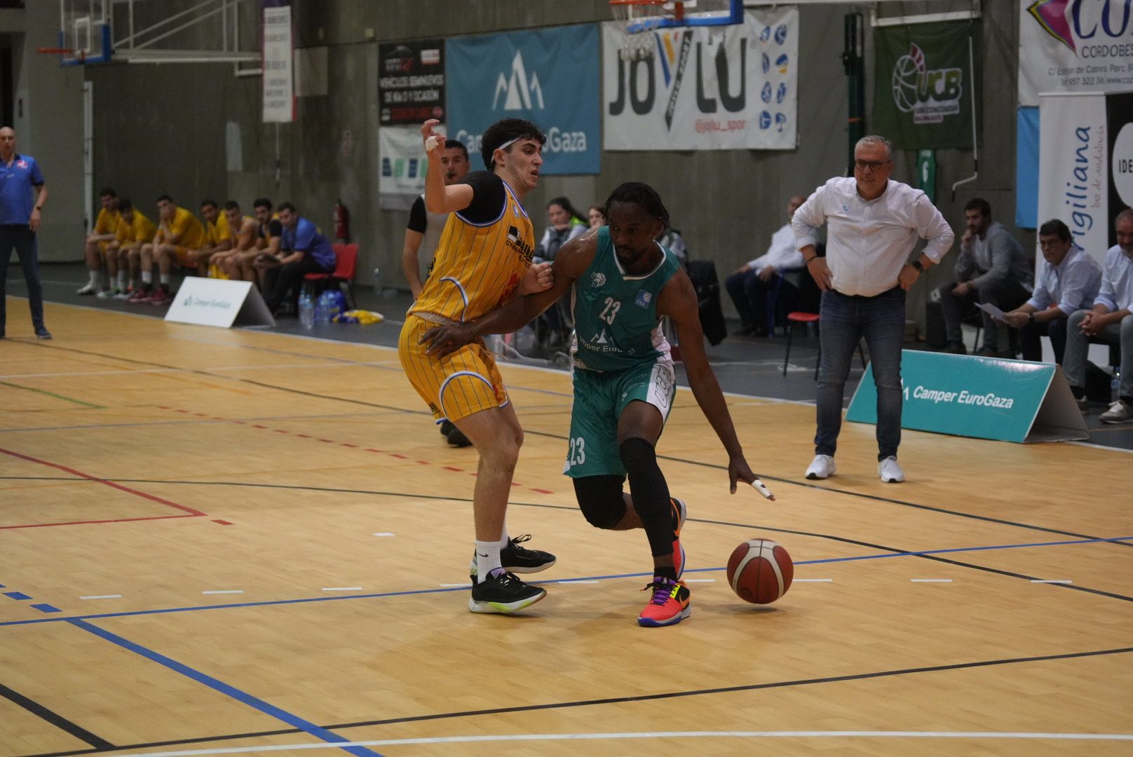 UCB Córdoba-Gymnástica Portuense: el partido de la Liga EBA en imágenes