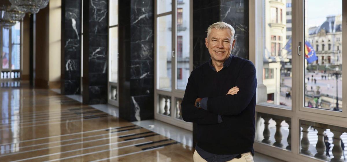 Christof Loy, en el salón de té del teatro Campoamor.