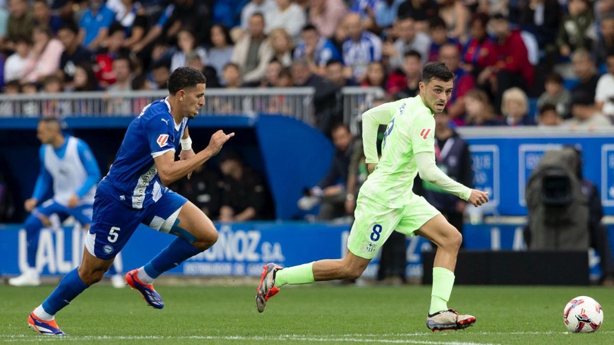 Pedri ante el Alavés