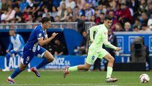 Pedri ante el Alavés