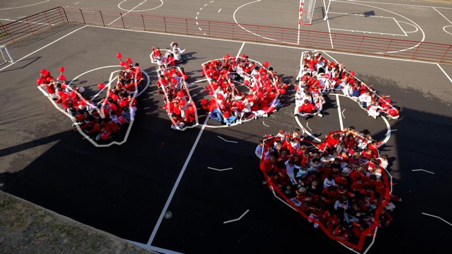 Alumnos de Montuïri animan a donar sangre a ritmo de Tomeu Penya