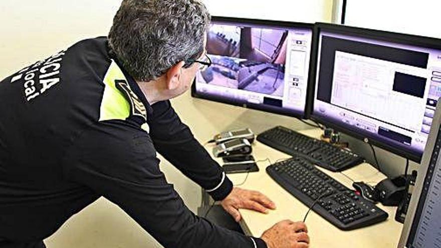 El servei de videovigilància el monitoritza la Policia Local.