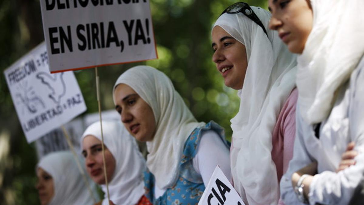 Concentración frente a la embajada siria en Madrid el pasado sábado.