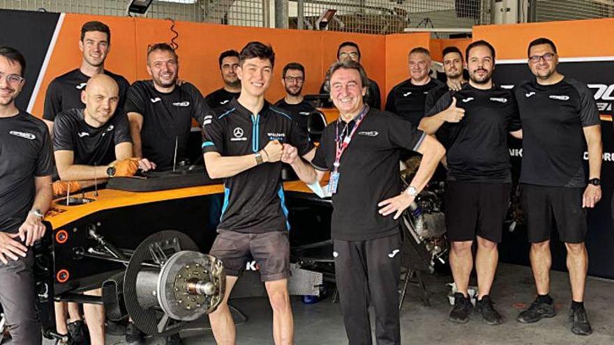 Jack Aitken felicitado por todo el Campos Racing ante su debut en Fórmula 1