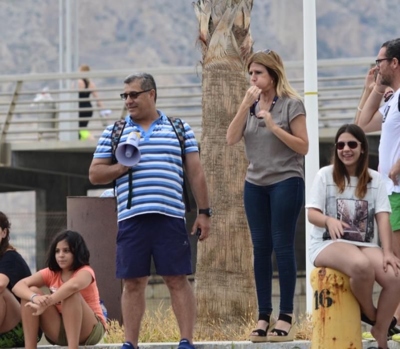 Más de 250 nadadores celebran el centenario de la Vuelta a la Escollera