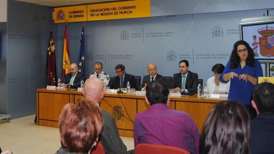 Presentación de la campaña conjunta contra los sorteos ilegales en la delegación del Gobierno.