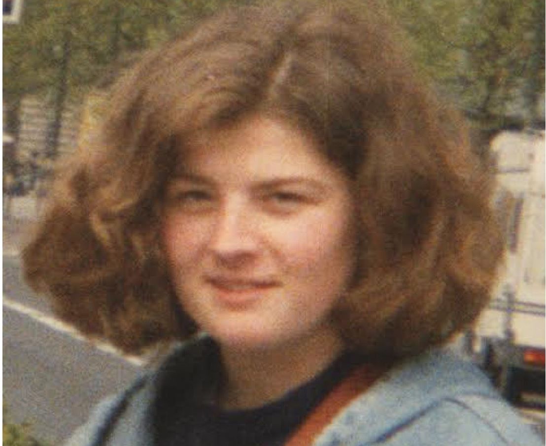 noia penjada morta Portbou any 1990 (2).jpg