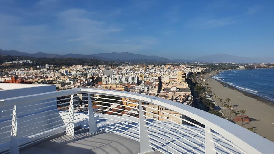 Juanma Moreno inaugura el Mirador del Carmen