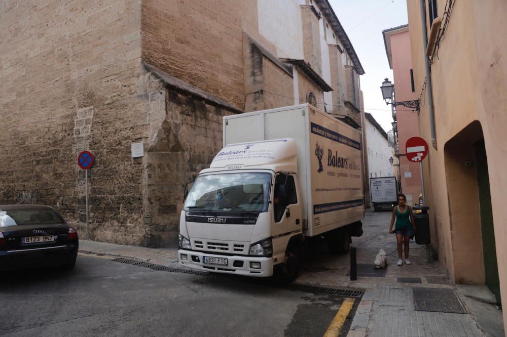 Trasladan cuadros del convento de Sant Jeroni