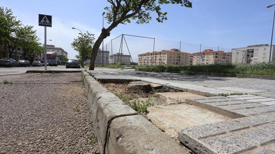 El Defensor del Pueblo admite la queja de Suerte de Saavedra por las aceras