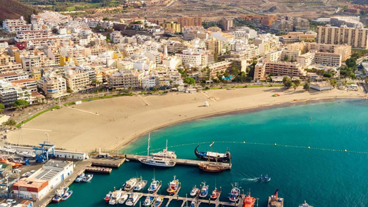 Salvan la vida a una mujer que iba a saltar al vacío en un hotel de Canarias