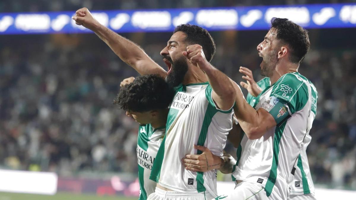 Rubén Alves rescata al Córdoba CF de una noche de fútbol moderno y VAR ante el Zaragoza