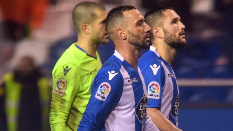 Guilherme, junto a Rubén y Andone