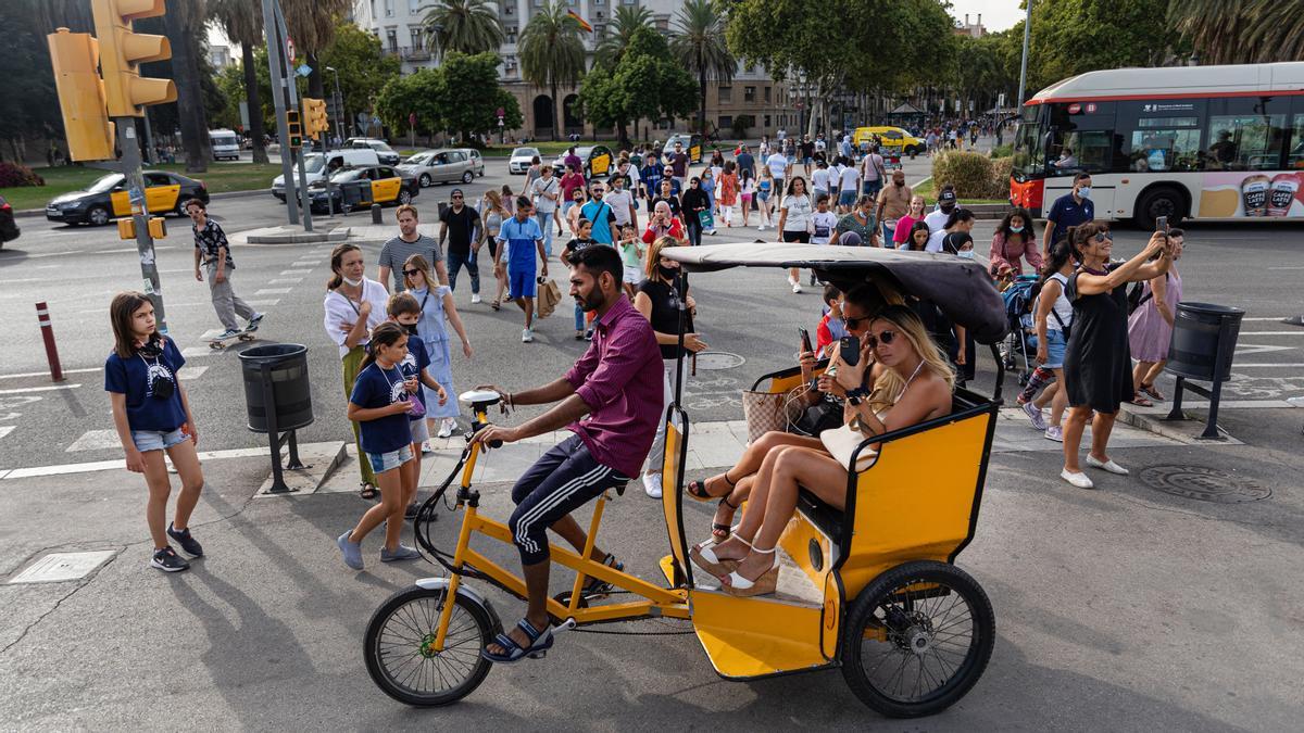 Barcelona es planteja formar els conductors de bicitaxis perquè canviïn d’ofici Barcelona es planteja formar els conductors de bicitaxis perquè canviïn d’ofici