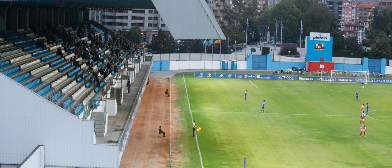 Un partido en el estadio Román Suárez Puerta.
