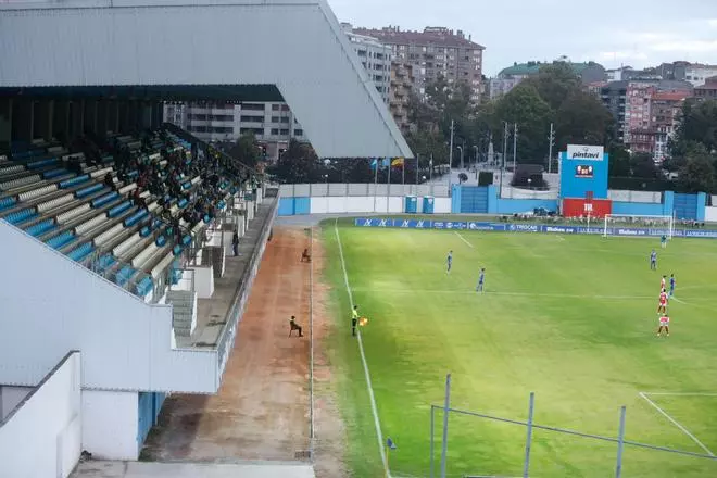 El Real Avilés podrá jugar otro año en el Suárez Puerta mientras se negocia la nueva concesión